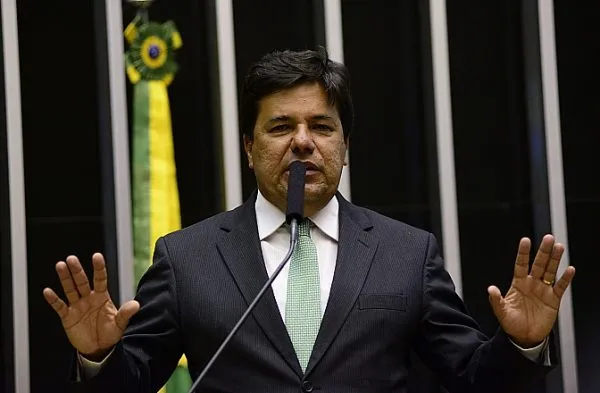 Mendonça Filho troca União Brasil pelo PL de Flávio Bolsonaro