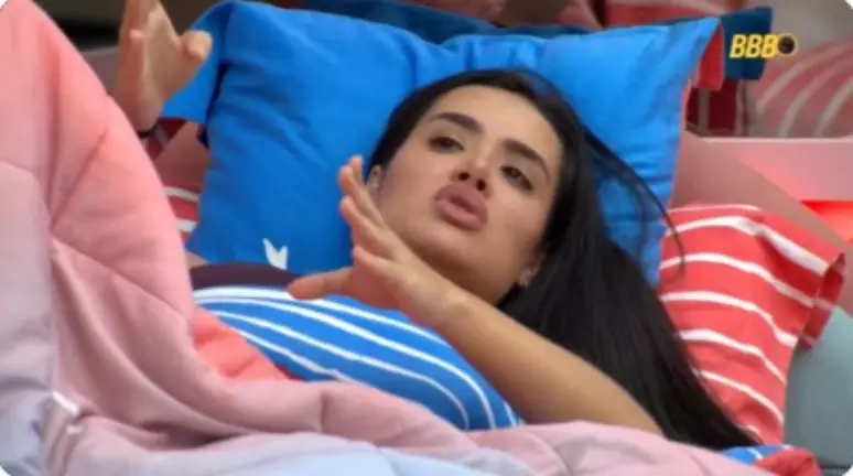 Resumo BBB 26: madrugada tem Jordana e Marciele em ‘pé de guerra’ e Gabriela querendo beijar sister